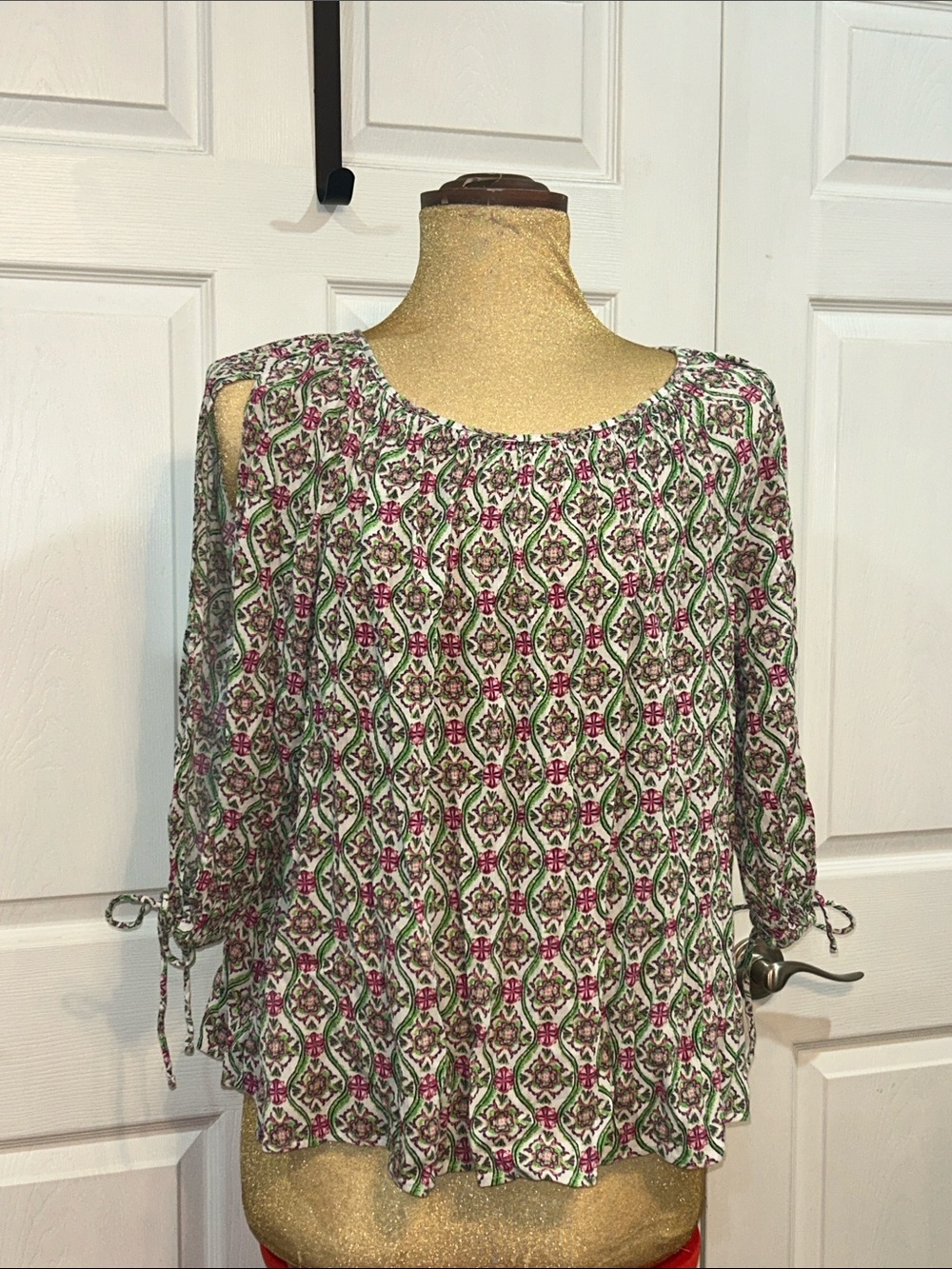 crown & ivy Green and Pink Printed Peasant Top